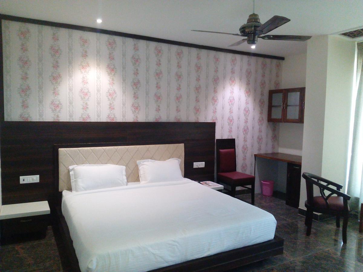 Rewa Residency Hotel Exterior foto